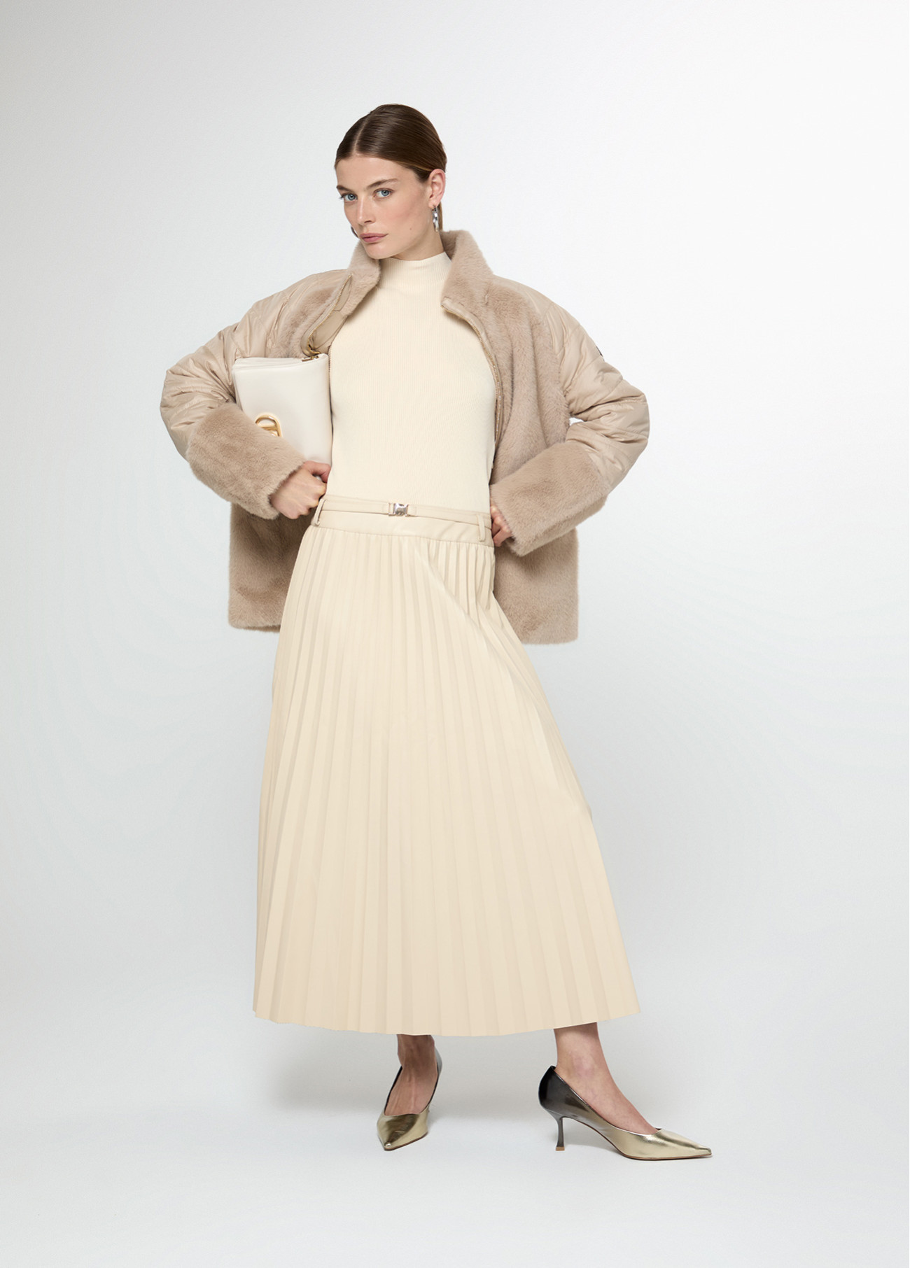 ABRIGO COMBINADO PLUMAS Y PELO - Imagen 6