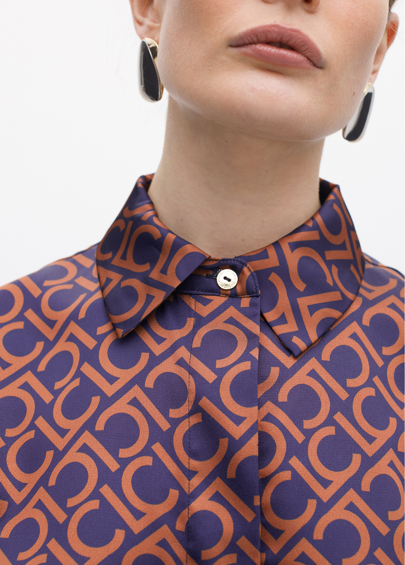 CAMISA LOGOTIPADA RECTA - Imagen 3