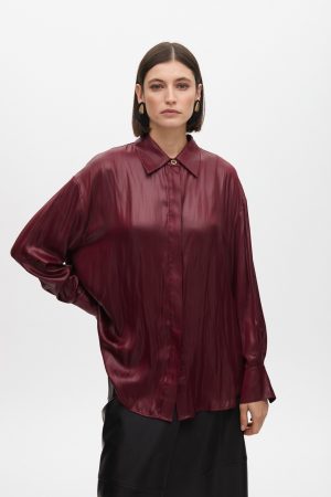 CAMISA OVERSIZE EFECTO ENCERADO